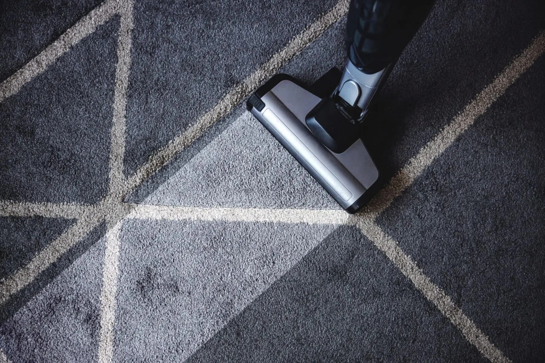 Read more about the article The Benefits of Steam Cleaning Your Rugs